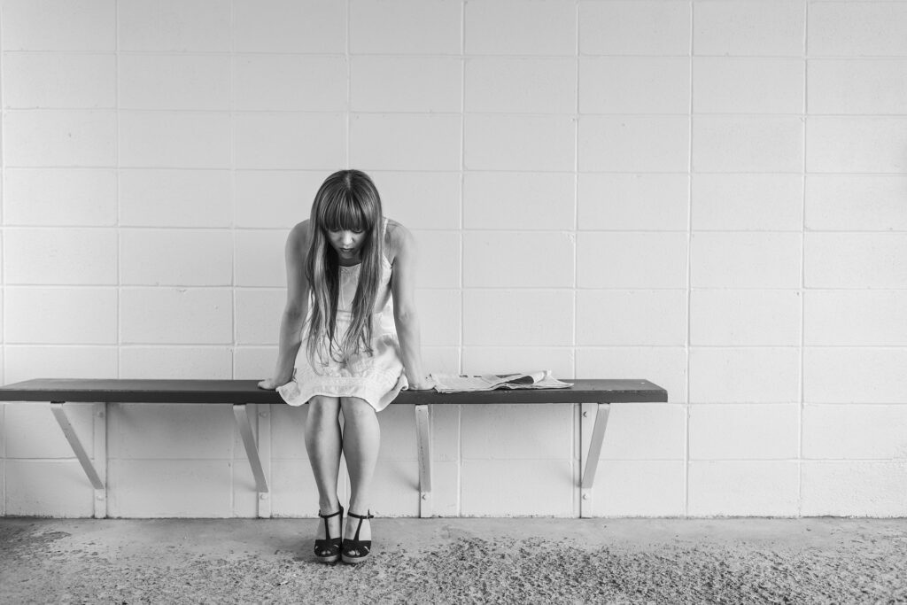 How to Help Your Teen Through a Panic Attack - girl having a panic attack